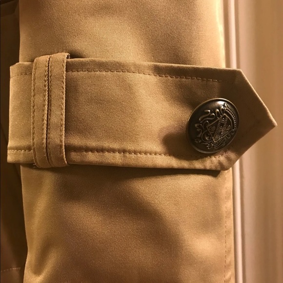 Sold - Camel Burberry Short Trench! - Picture 4 of 7